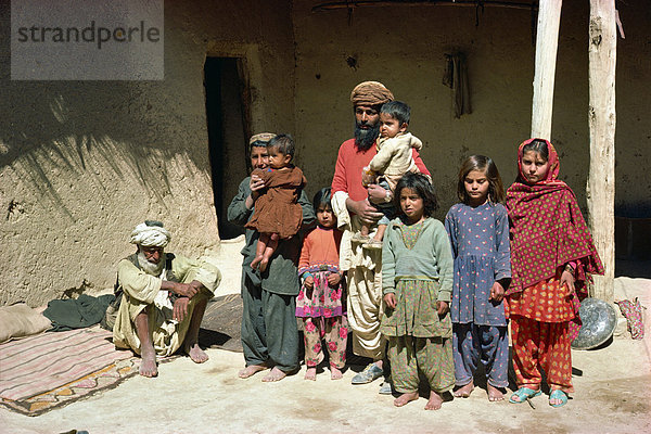 Pathan Familie nahe Ziarat  Pakistan  Asien
