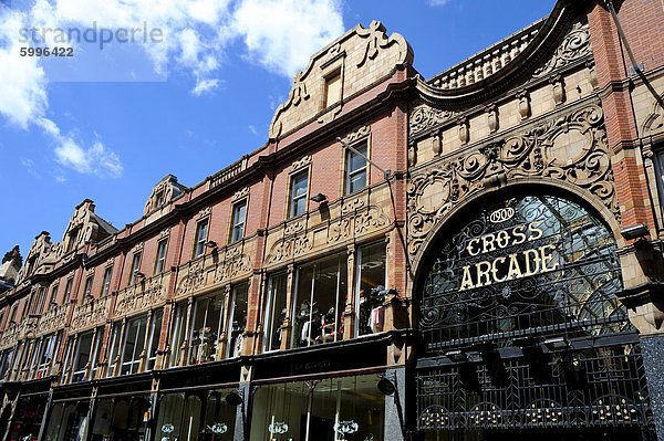 Fassade des Cross Arcade  Leeds  West Yorkshire  England  Vereinigtes Königreich  Europa