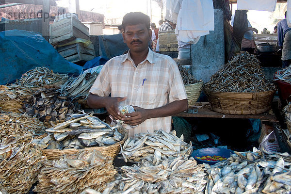 Trockene Fische zu verkaufen  Chalai Markt  Trivandrum  Kerala  Indien  Asien