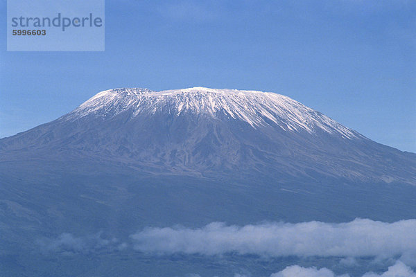 Kilimandscharo  UNESCO-Weltkulturerbe  gesehen aus Kenia  Ostafrika  Afrika