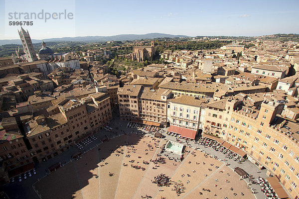 Ansicht der Piazza del Campo aus dem Turm des Mangia  Siena  UNESCO Weltkulturerbe  Toskana  Italien  Europa