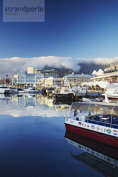 Victoria und Alfred Waterfront bei Dämmerung  Cape Town  Western Cape  Südafrika  Afrika