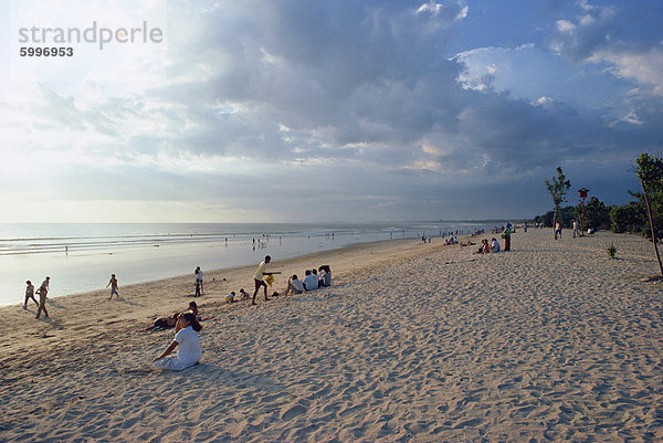 Strand von Kuta  Bali  Indonesien  Südostasien  Asien