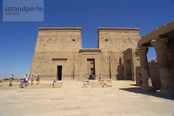 Tempel von Philae  zog den hohen Assuan-Staudamm errichtet  UNESCO Weltkulturerbe  Nubien  Ägypten  Nordafrika  Afrika