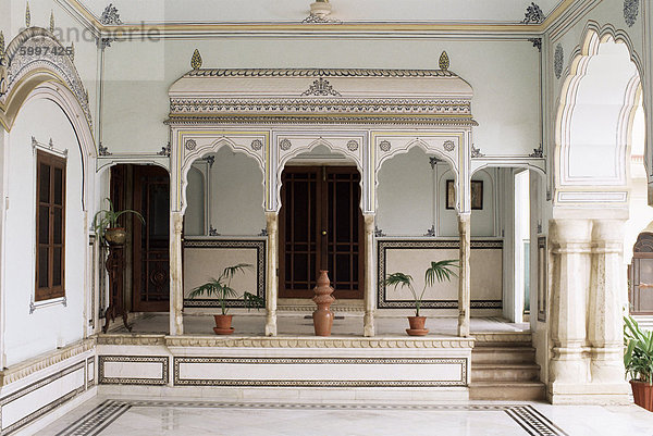 Öffentliche Eingangsbereich  Samode Haveli  Gangapol District  Jaipur  Bundesstaat Rajasthan  Indien  Asien