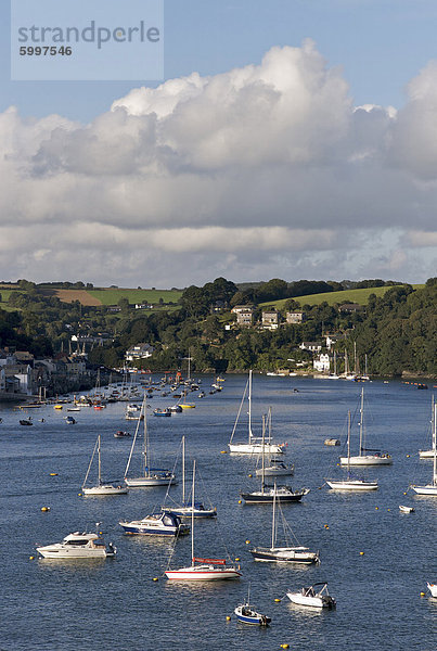 Fowey Hafen und Mündung  Cornwall  England  Vereinigtes Königreich  Europa