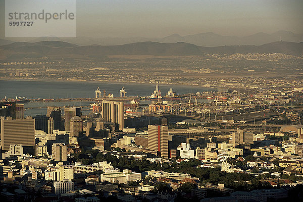 Skyline Stadt Zentrum und Geschäft Bezirk  Kapstadt  Südafrika  Afrika