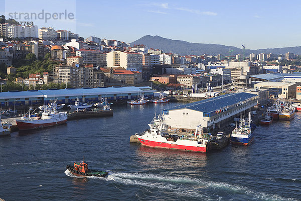 Der Hafen von Vigo  der größte Hafen in Europa  Galicien  Spanien  Europa