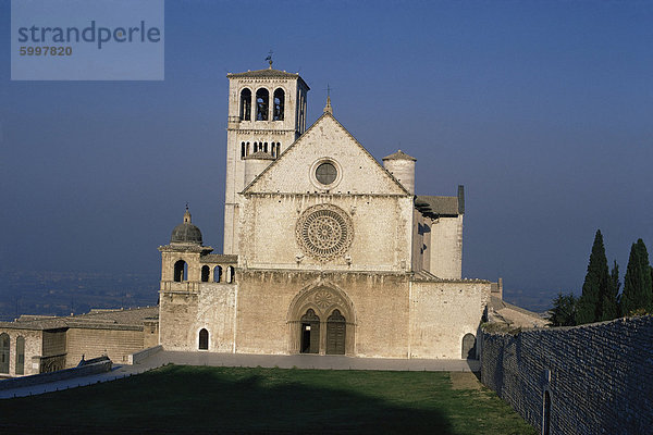 Die Basilika des Heiligen Franziskus  Assisi  UNESCO World Heritage Site  Umbrien  Italien  Europa