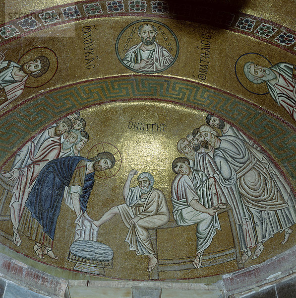 Mosaik zeigt Jesus Christus die Fußwaschung von Peter  im Kloster Hosios Lucas  UNESCO-Weltkulturerbe  Griechenland  Europa