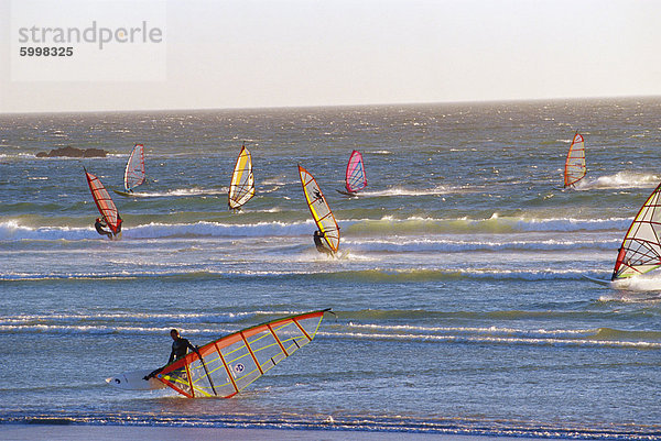 Surfen  Strand Blaubergstrand  Südafrika  Afrika