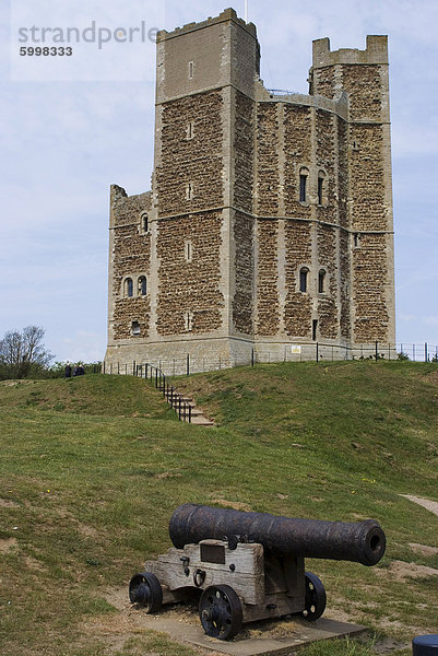 Orford Castle mit seinem einzigartigen polygonalen Turm halten  aus dem 12. Jahrhundert  Orford  Suffolk  England  Vereinigtes Königreich  Europa