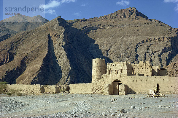 Einer verlassenen Festung in der Nähe von Nizwq  Oman  Naher Osten