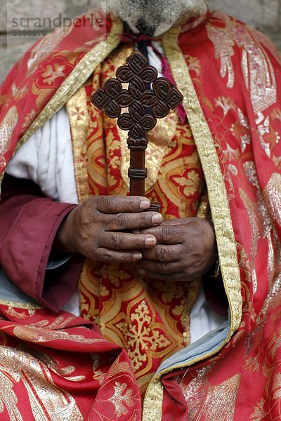 überqueren halten Geistlicher russisch orthodox russisch-orthodox Afrika Kreuz Äthiopien