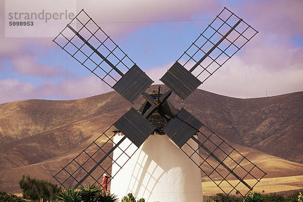 Alte Windmühle in der Nähe von Antigua  Fuerteventura  Kanarische Inseln  Spanien  Europa