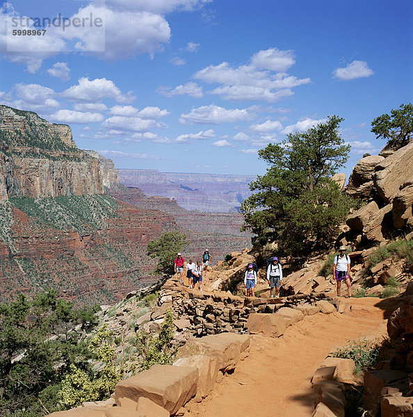 Wanderer zurück von Canyon base  Grand Canyon  UNESCO Weltkulturerbe  Arizona  USA  Nordamerika