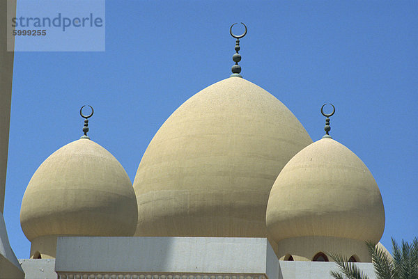 Die Kuppeln der Moschee in Ber Dubai  Dubai  Vereinigte Arabische Emirate  Naher Osten