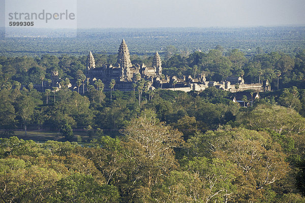 Erhöhten Blick auf Angkor Wat  Angkor  UNESCO Weltkulturerbe  Siem Reap  Kambodscha  Südostasien  Asien