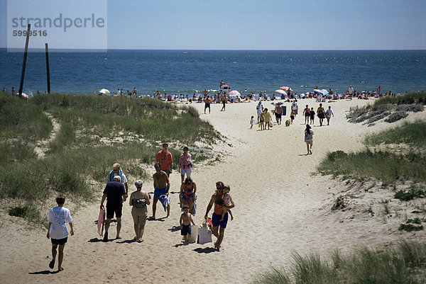 Leute an den Strand  Nantucket  Massachusetts  Neuengland  Vereinigte Staaten von Amerika  Nordamerika
