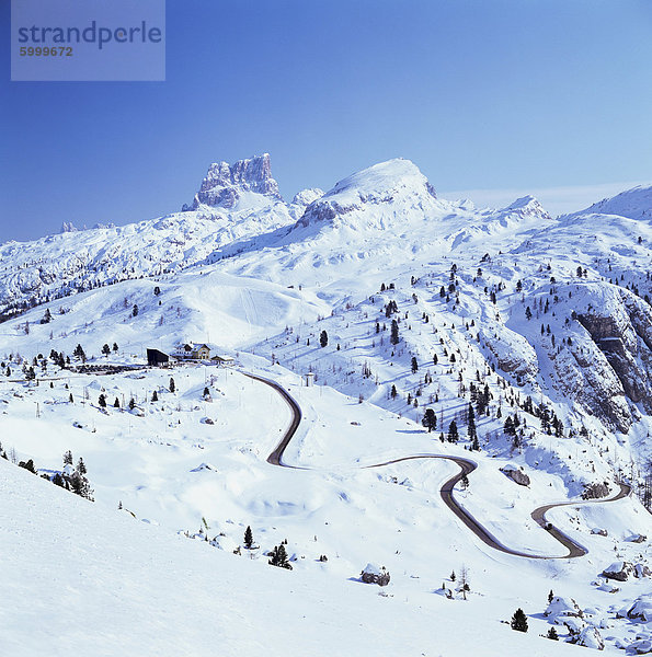 Passo di Falzarego  Trentino-Südtirol  Dolomiten  Italien  Europa