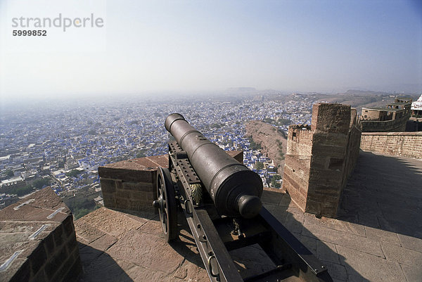 Blick von der Festung der Brahmane blauen Häusern  Jodhpur  Bundesstaat Rajasthan  Indien  Asien