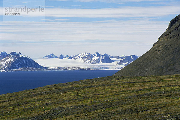 Gronfjorden in der Nähe von Barentsburg  Spitzbergen  Svalbard  Arktis  Norwegen  Skandinavien  Europa