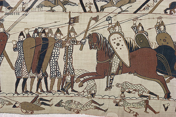 König Harold Fuß Soldieres mit Speeren und Schlacht Achsen  Teppich von Bayeux  Normandie  Frankreich  Europa