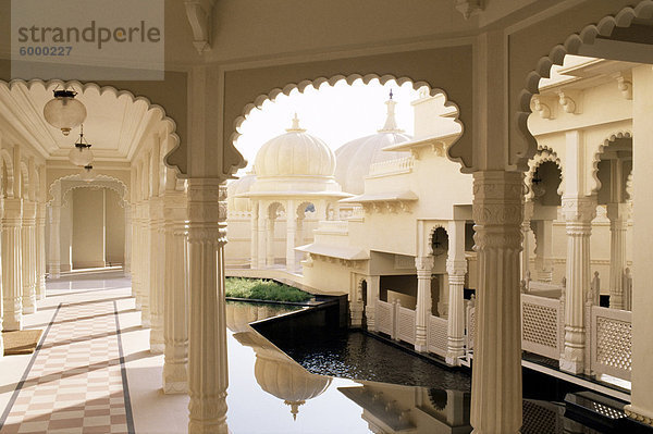 Staatliche Udai Vilas Oberoi Resort Hotel  Udaipur Lake  Udaipur  Rajasthan  Indien  Asien