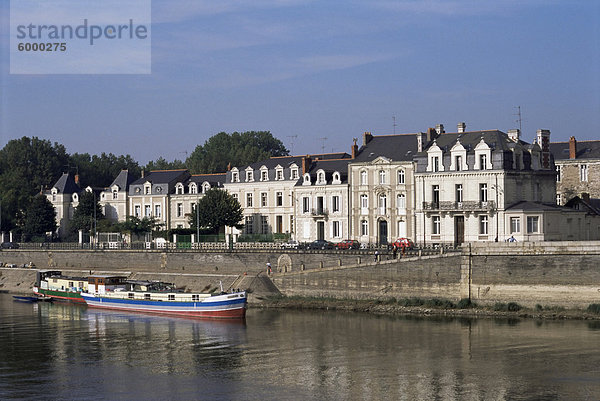 Quai des Carmes am Fluss Maine  Angers  Anjou  Pays De La Loire  Frankreich  Europa