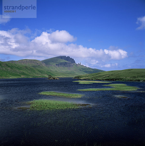 Loch Fada und Storr  Isle Of Skye Hochlandregion  Schottland  Vereinigtes Königreich  Europa