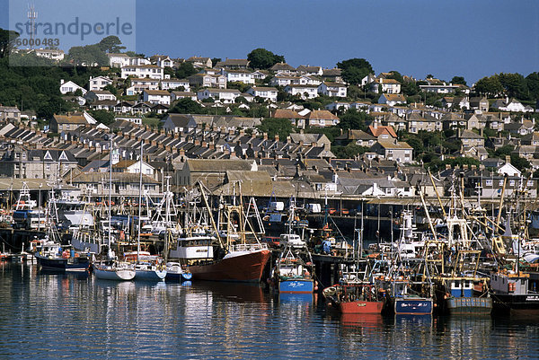 Fischerboote im Hafen  Newlyn  Cornwall  England  Vereinigtes Königreich  Europa