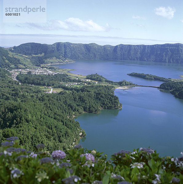 Blick über Kratersee  Sete Citades  San Miguel  Azoren-Inseln  Portugal  Atlantic