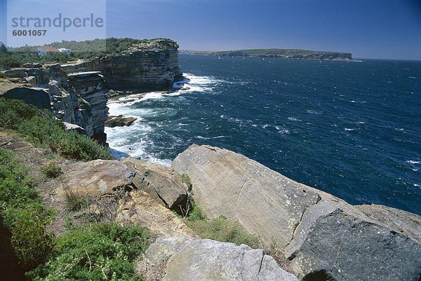 Blick von Süden in Richtung North Head am Eingang zum Sydney Harbour  Sydney  New South Wales (NSW)  Australien  Pazifik