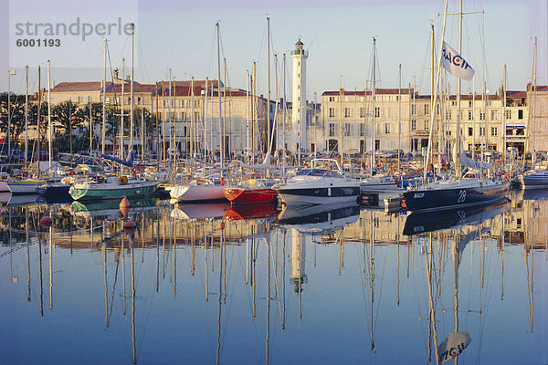 Der Hafen in den Abend  La Rochelle  Poitou-Charentes  Frankreich  Europa