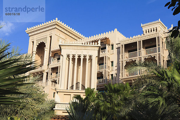 Arabeske Architektur des Al Qasr Hotel  Teil des Madinat Jumeirah Hotel  Jumeirah Beach  Dubai  Vereinigte Arabische Emirate