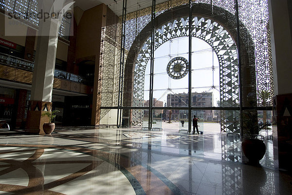 Zug Bahnhof  Marrakesch  Marokko  Nordafrika  Afrika