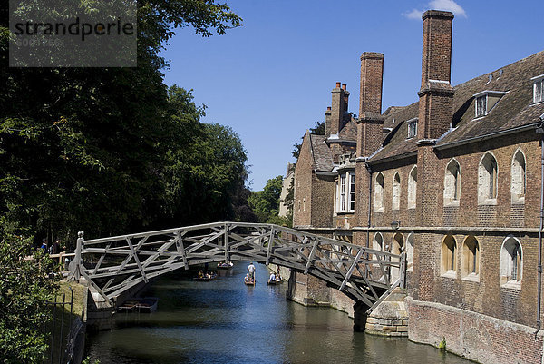 Mathematische Brücke  Queens' College in Cambridge  Cambridgeshire  England  Vereinigtes Königreich  Europa
