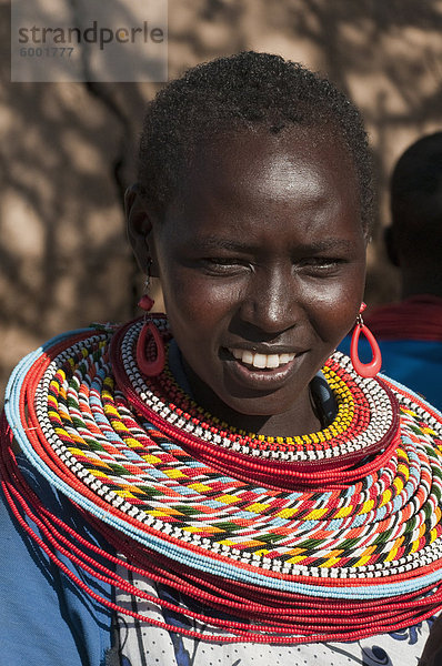 Samburu Frau  Loisaba Wildnis Conservancy  Laikipia  Kenia  Ostafrika  Afrika