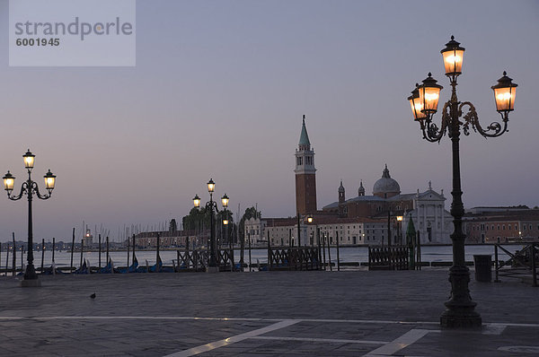 Dawn Licht auf San Giorgio Maggiore  Venedig  UNESCO Weltkulturerbe  Veneto  Italien  Europa