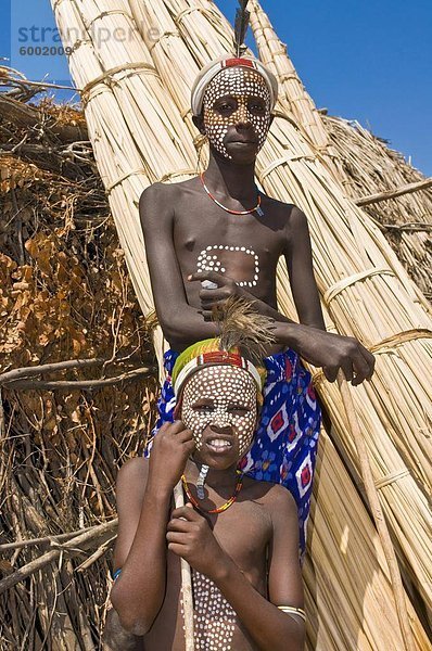 Jungen des Stammes Arbore  Omo-Tal  Äthiopien  Afrika