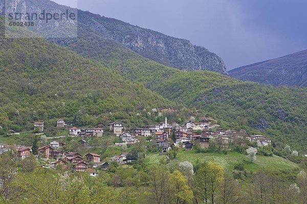 Bergdorf im Mavrovo Nationalpark  Mazedonien  Europa