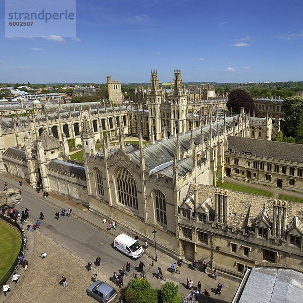 Ansicht des All Souls College vom Turm der University Church of St. Mary The Virgin  Universität Oxford  Oxfordshire  England  Vereinigtes Königreich  Europa