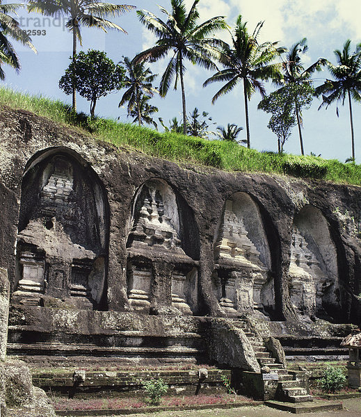 Beerdigung Tempel in Fels geschnitten am Gunung Kawi  ein Komplex von königlichen Denkmäler aus 11. Jahrhundert  Bali  Indonesien  Südostasien  Asien