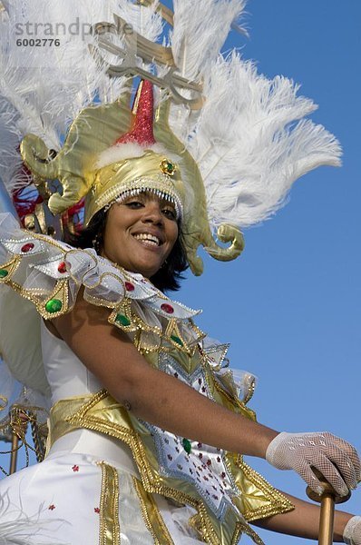 Bunt kostümierte Frau  Karneval  Mindelo  Sao Vicente  Kap Verde  Afrika