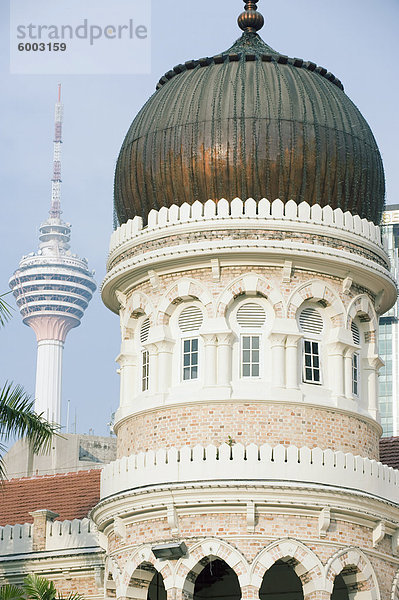 KL Tower und Sultan Abdul Samad Building  Merdeka Square  Kuala Lumpur  Malaysia  Südostasien  Asien