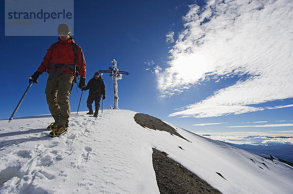 Bergsteiger am Gipfel des Vulkans El Misti  5822m  Arequipa  Peru  Südamerika