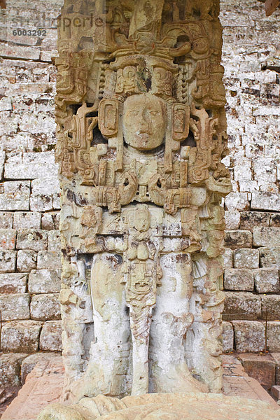 Die große Plaza  Estela N  Copan Ruinen  UNESCO World Heritage Site  Honduras  Mittelamerika