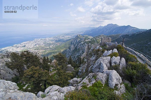 Kreuzritter Burg St. Hilarion  türkischen Teil Zyperns  Europa