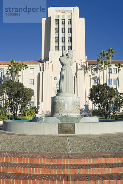 Statue am Verwaltungsgebäude der County  San Diego  California  Vereinigte Staaten von Amerika  Nordamerika