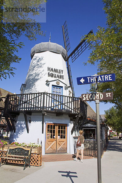 Windmühle in Hamlet Square  Solvang  Santa Barbara County  Kalifornien  Vereinigte Staaten von Amerika  Nordamerika